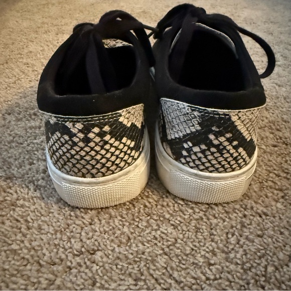 J. Crew Road Trip Faux-Suede Sneakers with Snake Trim AZ952 Size 8 Black Gray - Picture 5 of 9